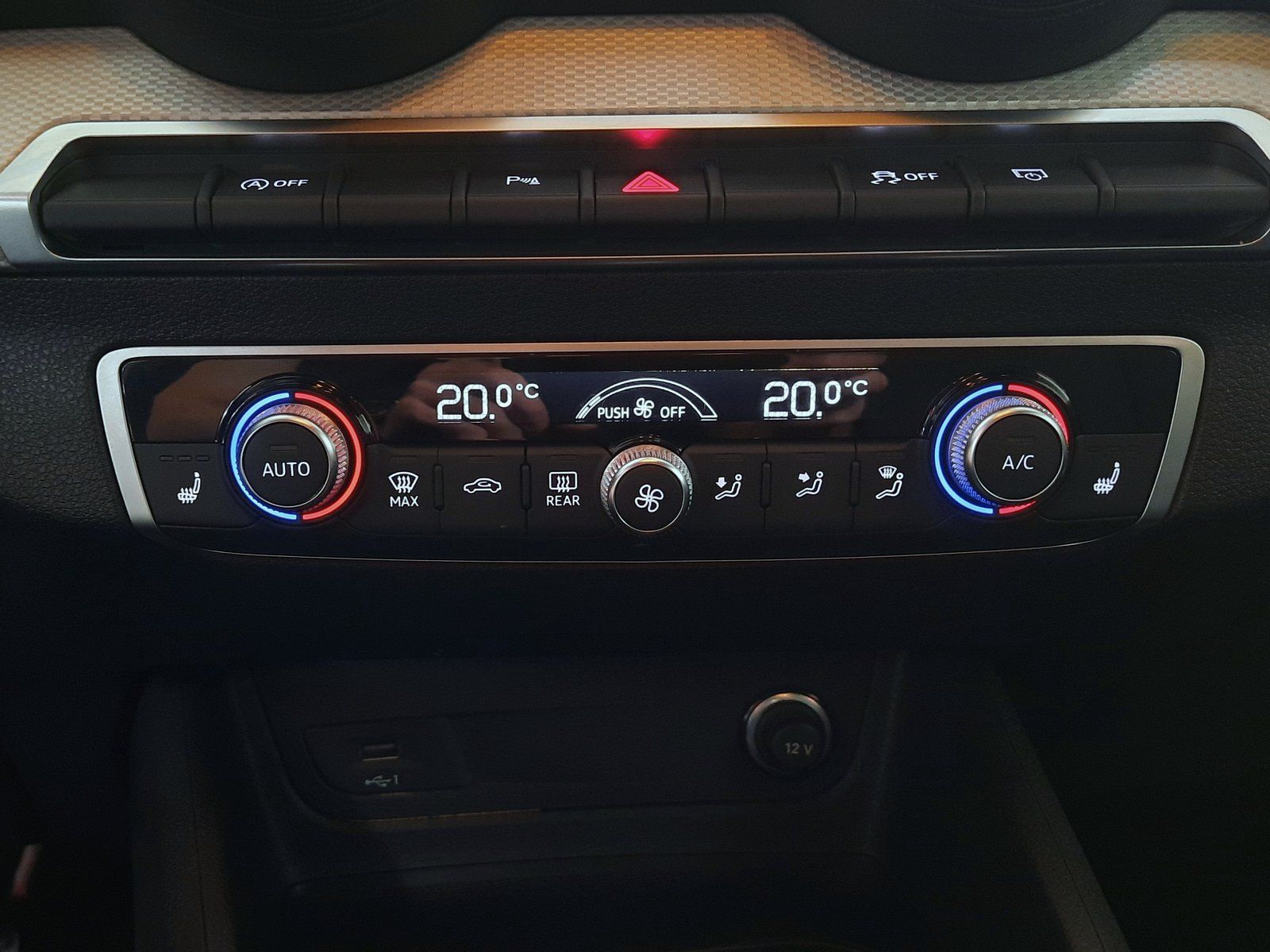 Fahrzeugabbildung Audi Q2 30 TFSI advanced *Cam*LED*PDC*Sitzhzg*AppC*