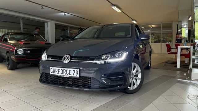 Volkswagen Golf VII Lim. R-Line NAVI KLIMA LED ERGO Klima