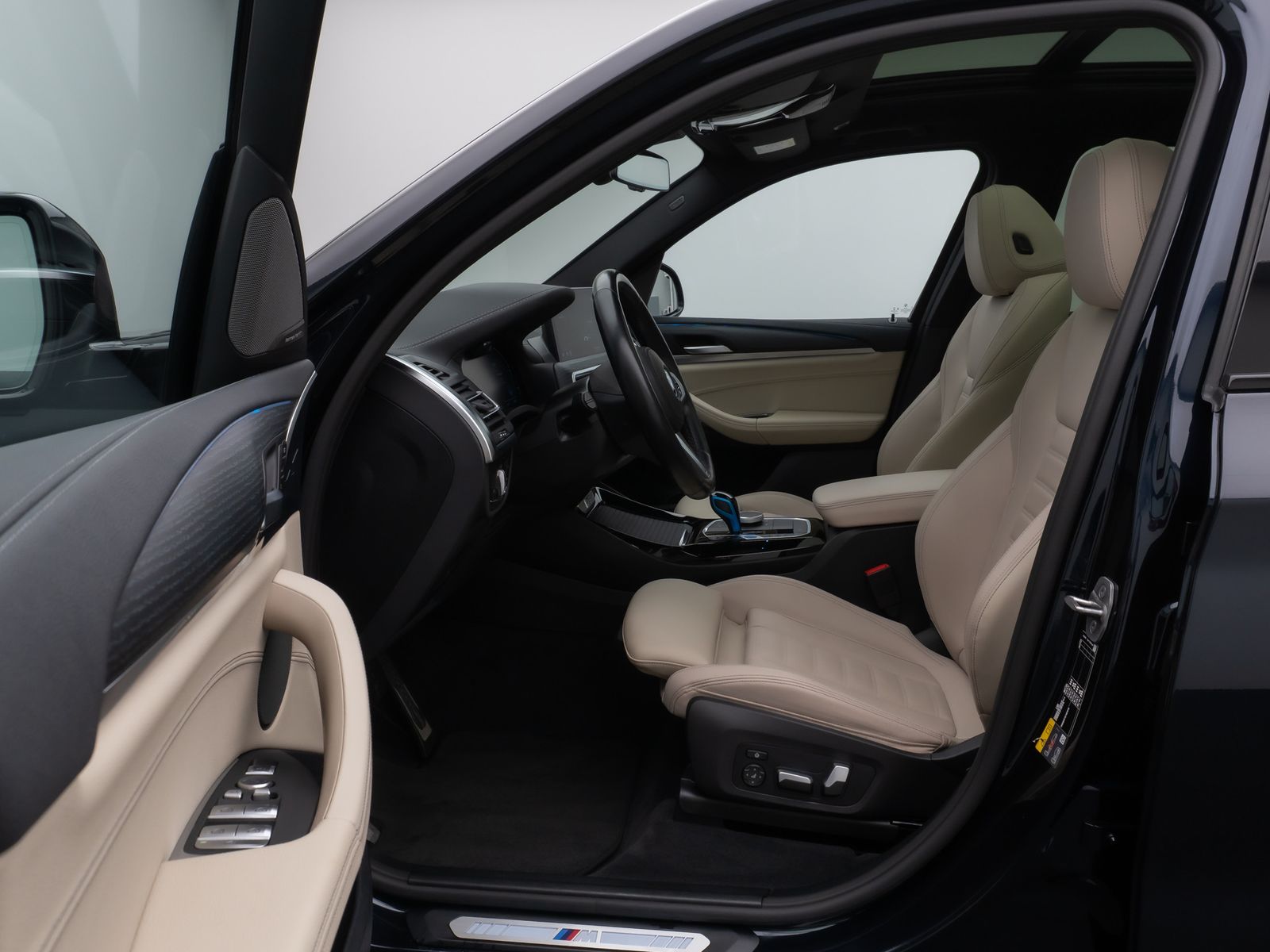 Fahrzeugabbildung BMW iX3 Impressive M Sport Panorama 360°HUD DAB H/K