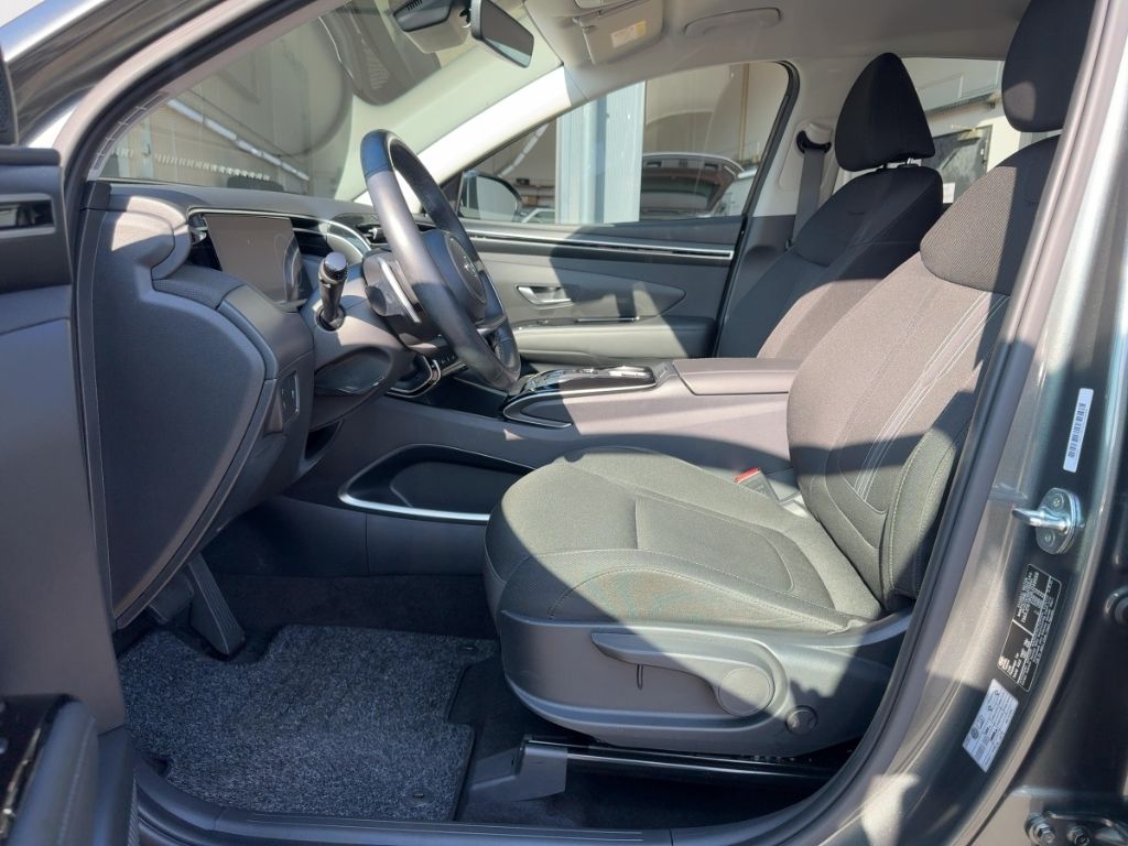 Fahrzeugabbildung Hyundai Tucson AHK  Automatik Hybrid, Allwetterreifen