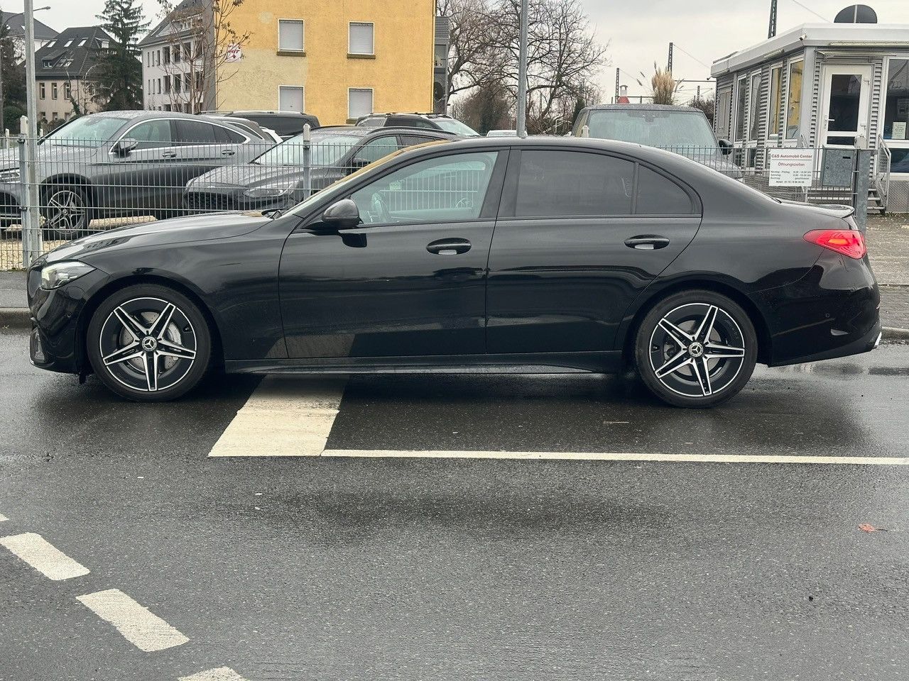 Fahrzeugabbildung Mercedes-Benz C 300 d AMG LINE+AVANTGARDE*1.HAND*