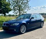 BMW 320i Touring - - BMW 320 aus 2010: Kombi