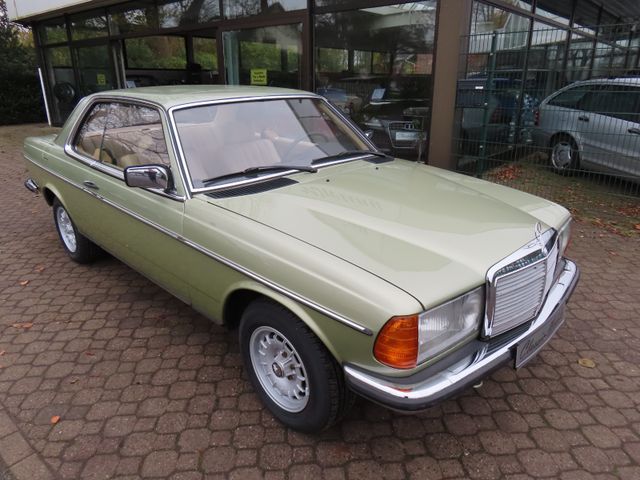 Mercedes-Benz 230 C W123