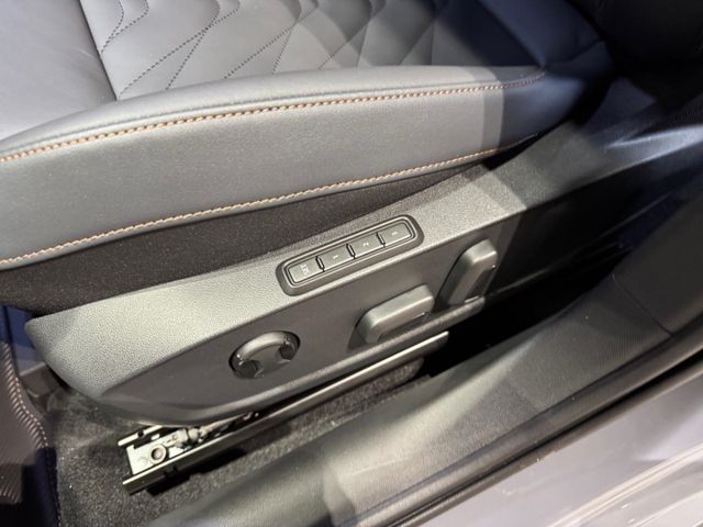 Leon Sportstourer 1.5 e-Hybrid VZ Sennheiser AHK