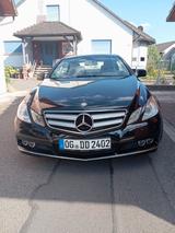 Mercedes-Benz 220