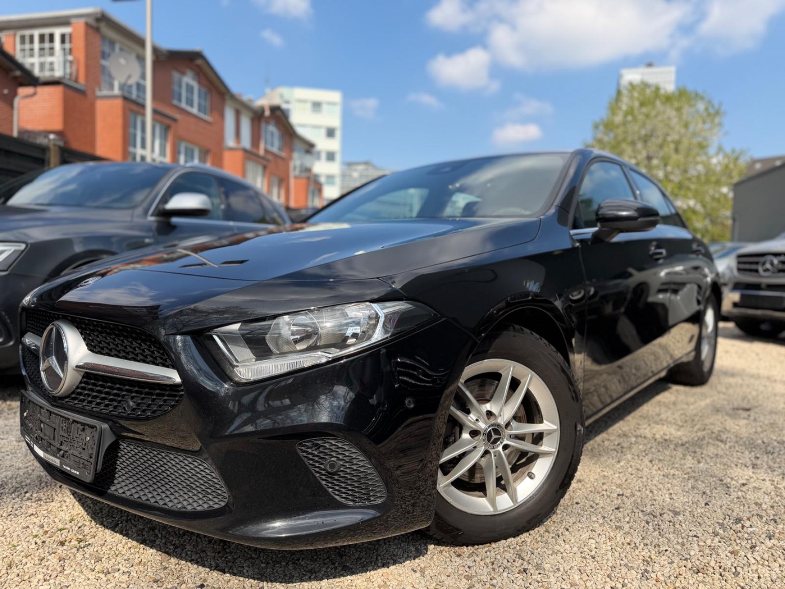 Mercedes-Benz A 200d WIDESCREEN/AUT./NAVI/DISTRONIC/SHZ/EURO6