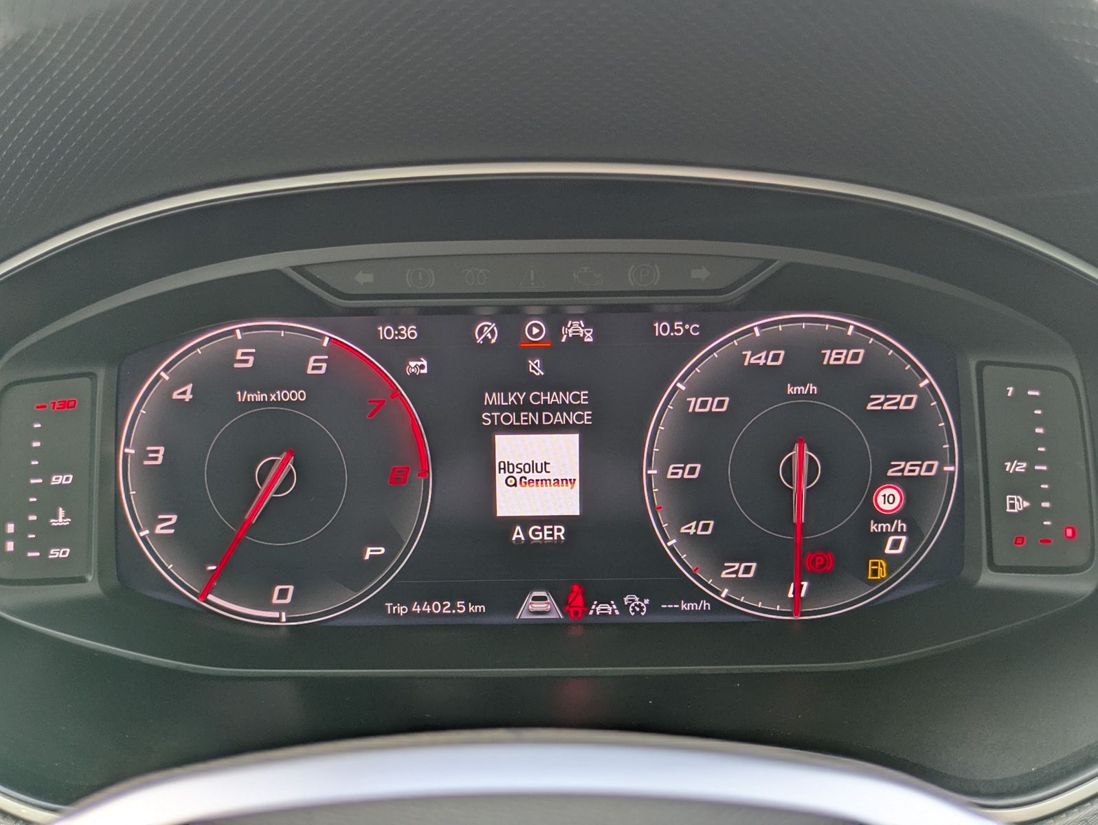 Fahrzeugabbildung SEAT Arona 1.0 TSI FR DSG AHK*ACC*LED*APP*DAB*KAMERA