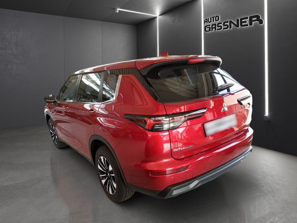 Fahrzeugabbildung Mitsubishi Outlander 2.4L PHEV BASIS