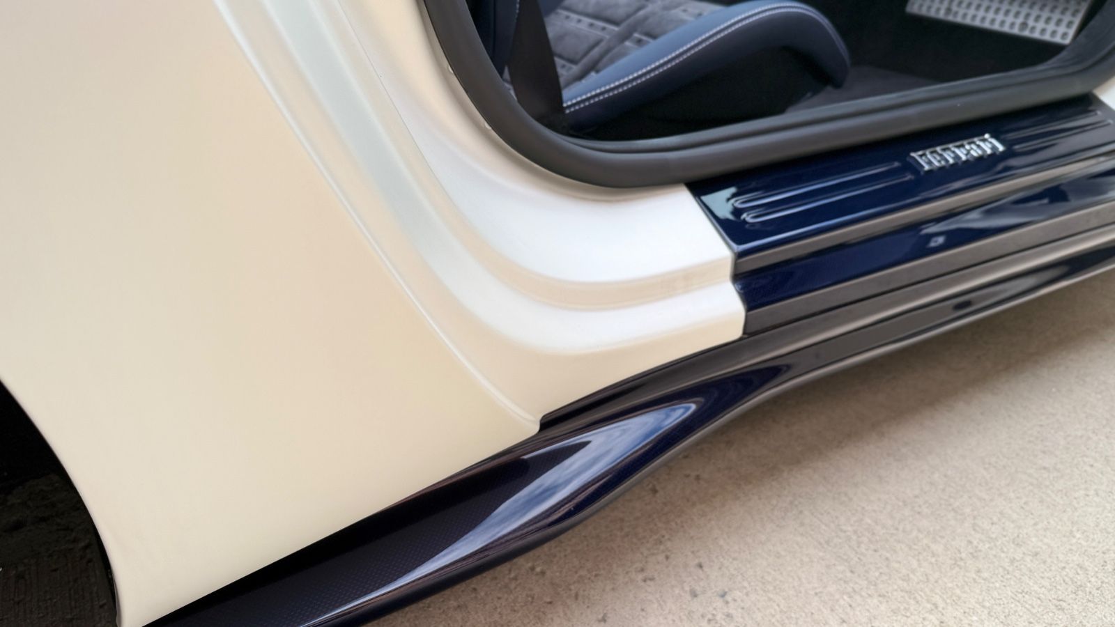 Fahrzeugabbildung Ferrari 812 GTS*Atelier*Blue Carbon*Painted Shields