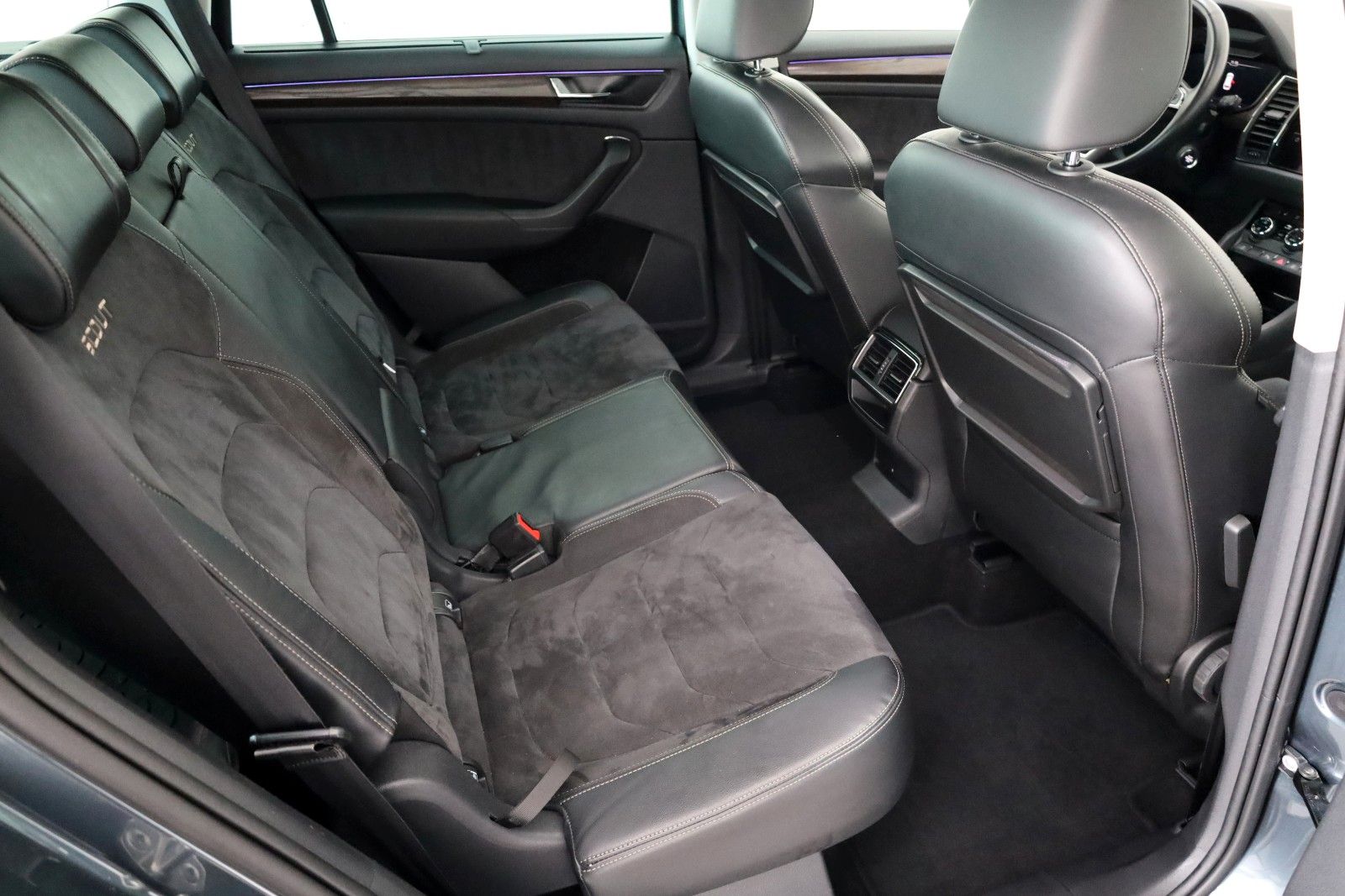 Fahrzeugabbildung SKODA Kodiaq Scout 4x4 7Si,TLeder,Navi,LED,Kamera,AHK