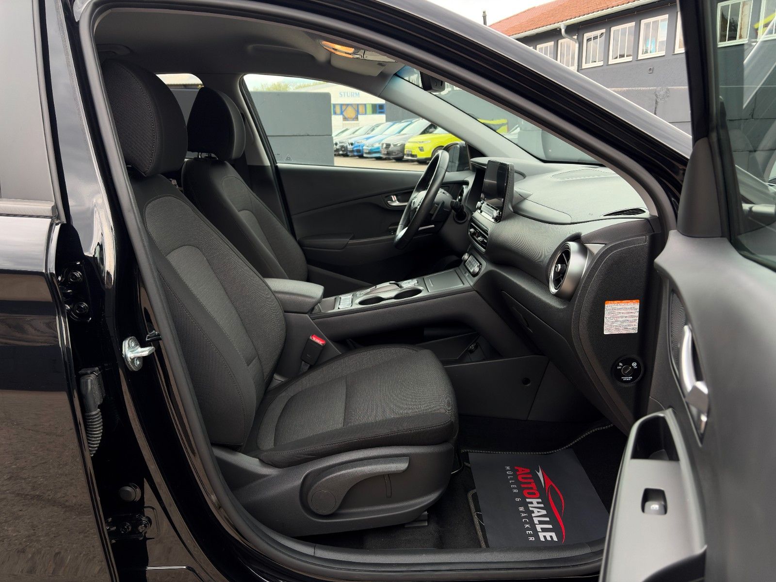 Fahrzeugabbildung Hyundai KONA E Advantage 11kw OBC LED ACC CAM SHZ NAVI