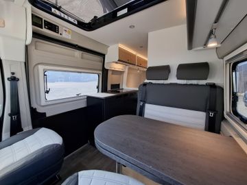 Sunlight Cliff X 600 RT Digital Schwenkbad Dieselheizung