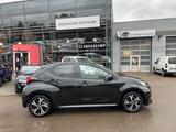 Toyota Yaris Hybrid 1,5L Teamplayer Safety + Comfort Pa - Toyota Yaris: Deutschland, Team