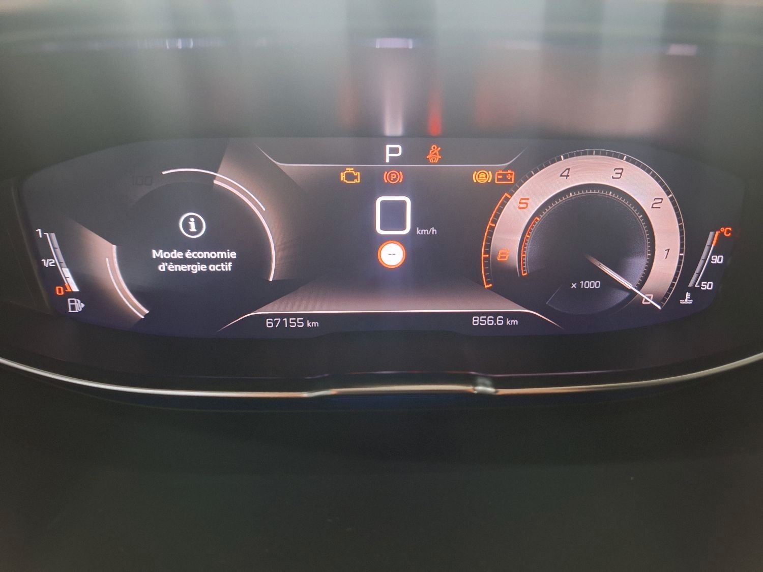 Fahrzeugabbildung Peugeot 5008 GT LEDER/PANO/AHK/SHZ/MASSAGE/PARKASS