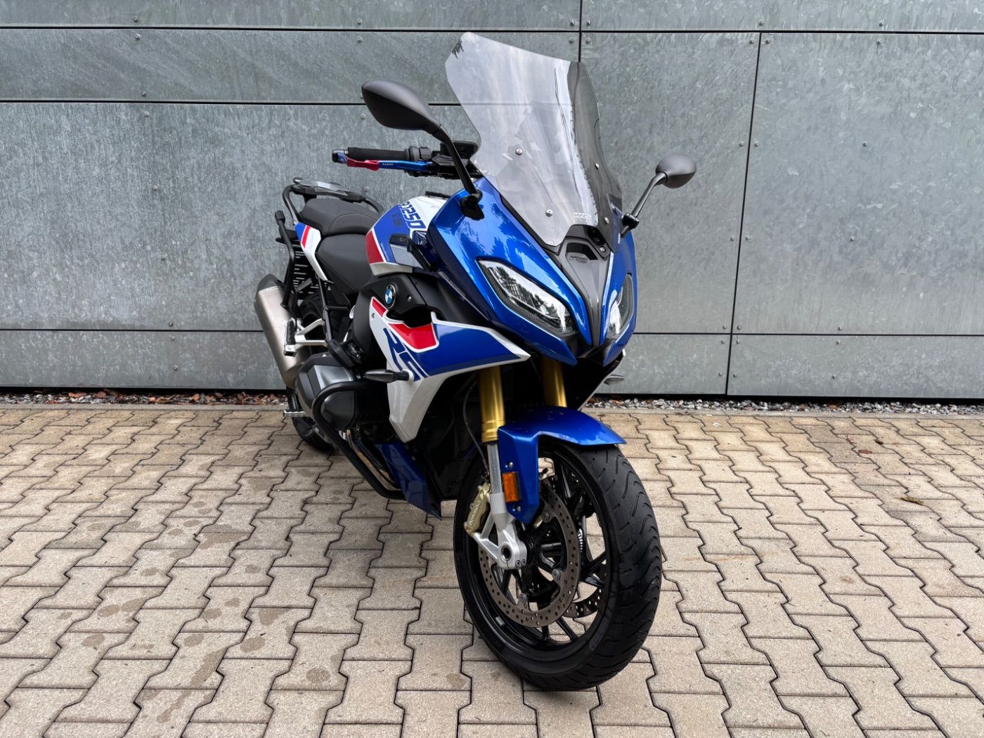 Fahrzeugabbildung BMW R 1250 RS Sport 3 Pakete Akrapovic Lenkererhöhun