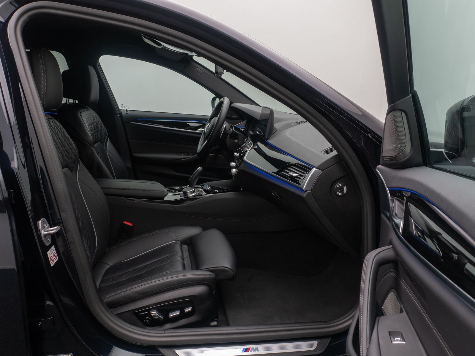 Fahrzeugabbildung BMW 530d xD MSport Individual 360&deg;H/K HUD DAB 20Zoll