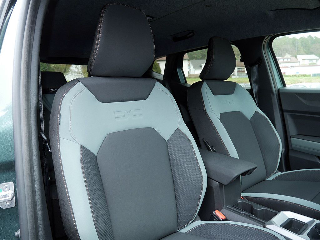 Fahrzeugabbildung Dacia Duster Extreme Mild Hybrid 140