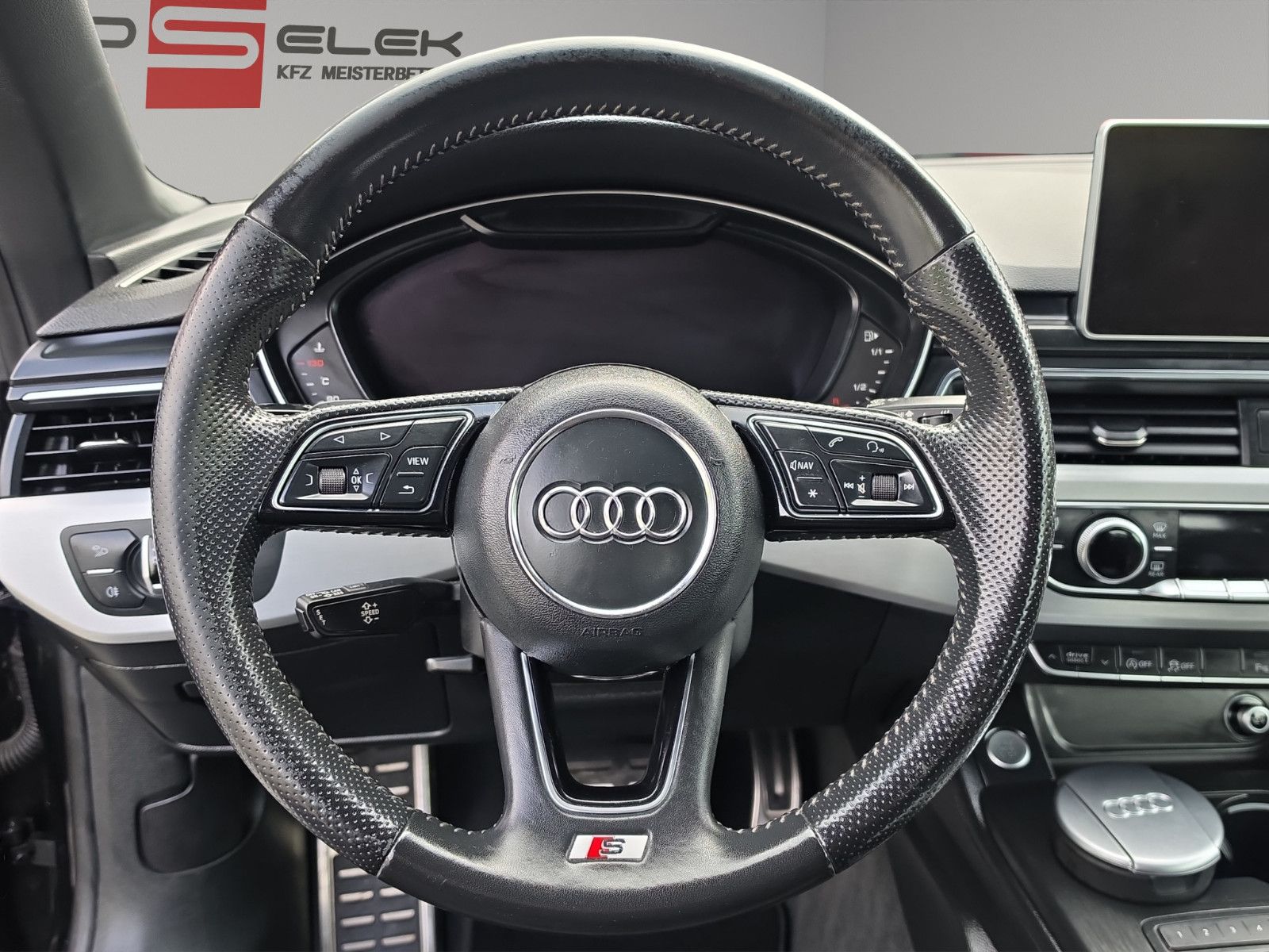 Fahrzeugabbildung Audi A5 Cabriolet Sport S-Line Automatik Navi Leder