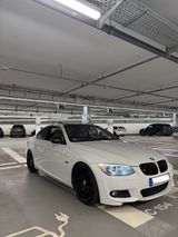 BMW Bmw e92 325i - BMW 325: E92 325i