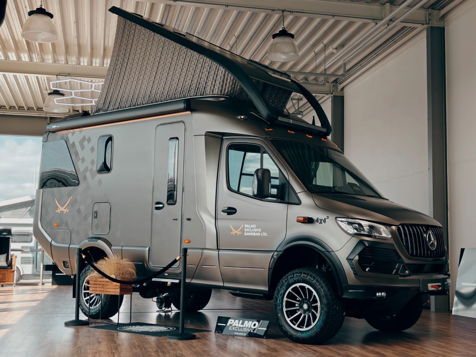 Fahrzeugabbildung HYMER / ERIBA / HYMERCAR VENTURE S 4x4² SANSIBAR LTD. by palmo
