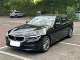 BMW 540i xDrive Touring Individual Azuritschwarz - BMW 540 in Düsseldorf
