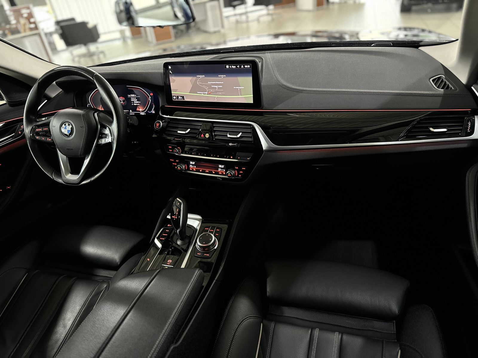 Fahrzeugabbildung BMW 540d xD Luxury Line Panorama Kamera Massage H/K