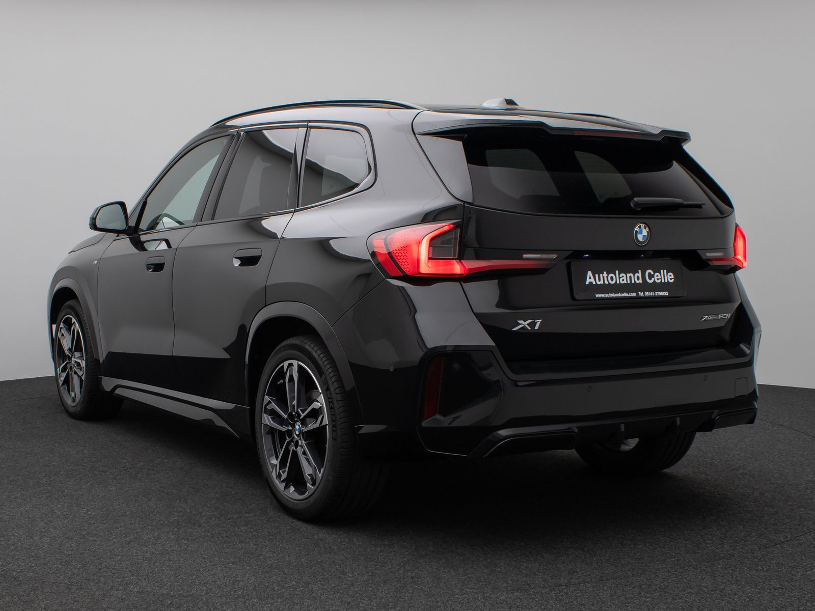 Fahrzeugabbildung BMW X1 xD23i M Sport Panoram 360°HUD DAB H/K ACC 19"