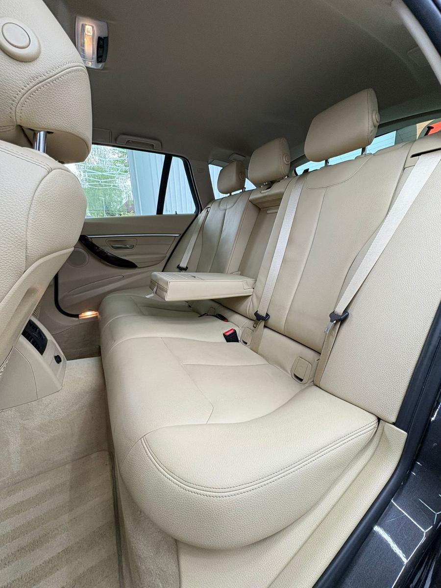 BMW 330 i xDrive Touring Luxury Line – 252 ch – HUD – Cuir – LED adaptatifs – Caméra – Navi Pro