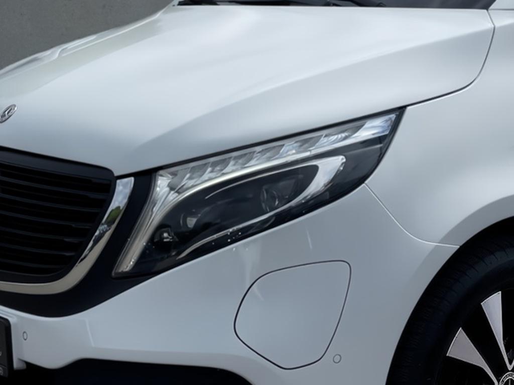 Mercedes-Benz EQV 300 Lang Distro+LiegeP.+E.Tür+MBUX+LED+NAVI+