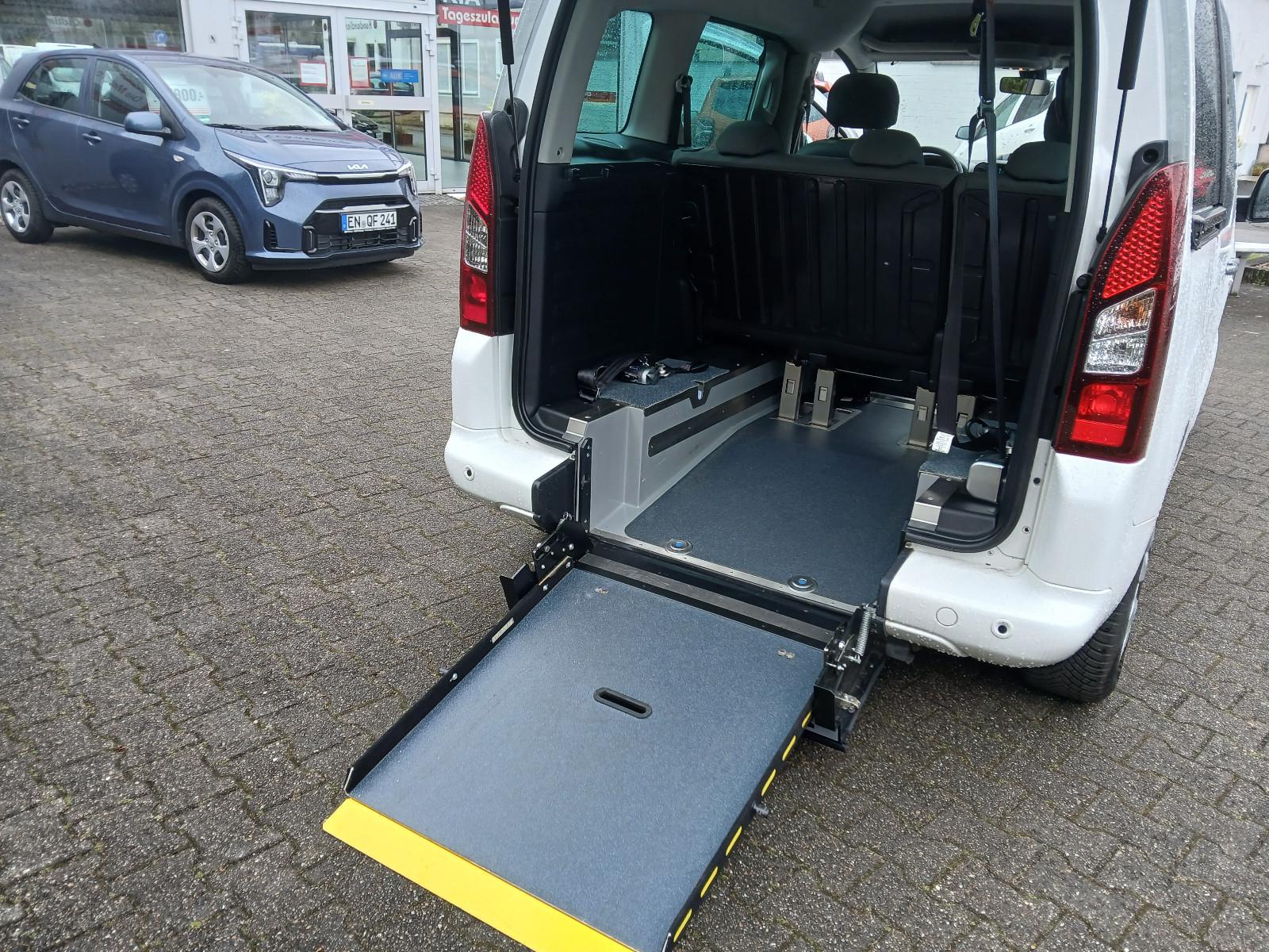 Citroën Berlingo Rollstuhlauto behindertengerecht Rampe