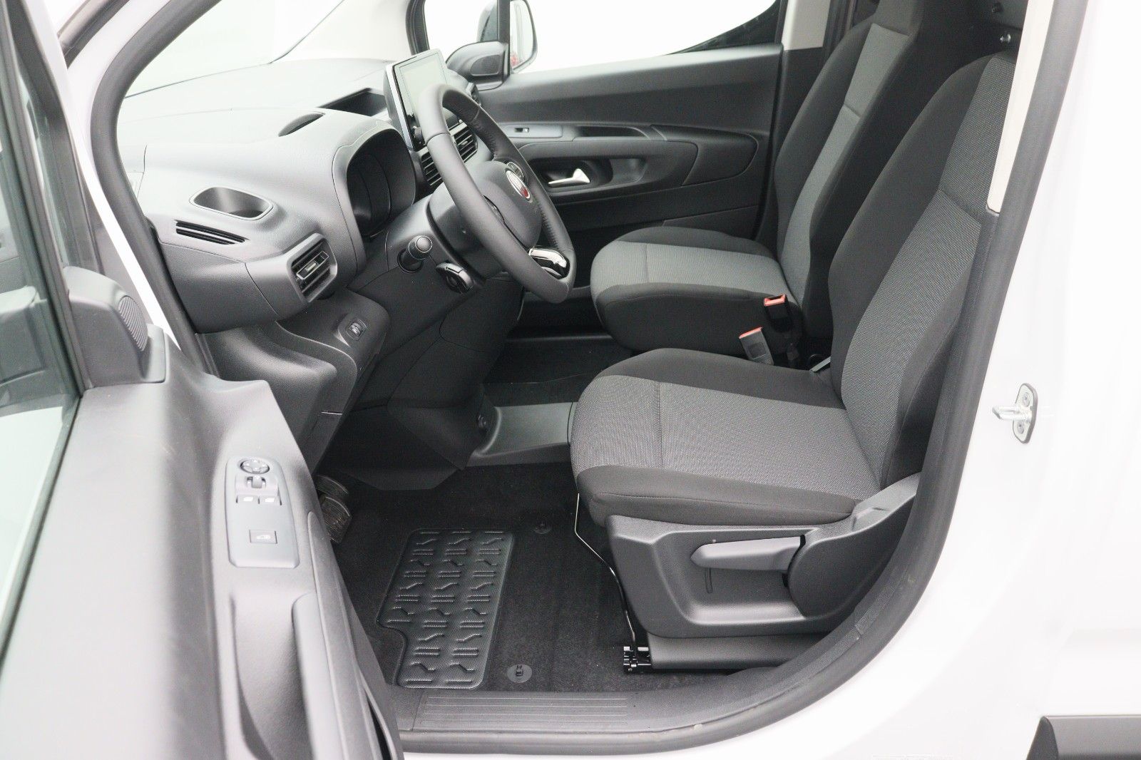 Fahrzeugabbildung Fiat E-Doblo Kastenwagen L2 100 kW Sofort!