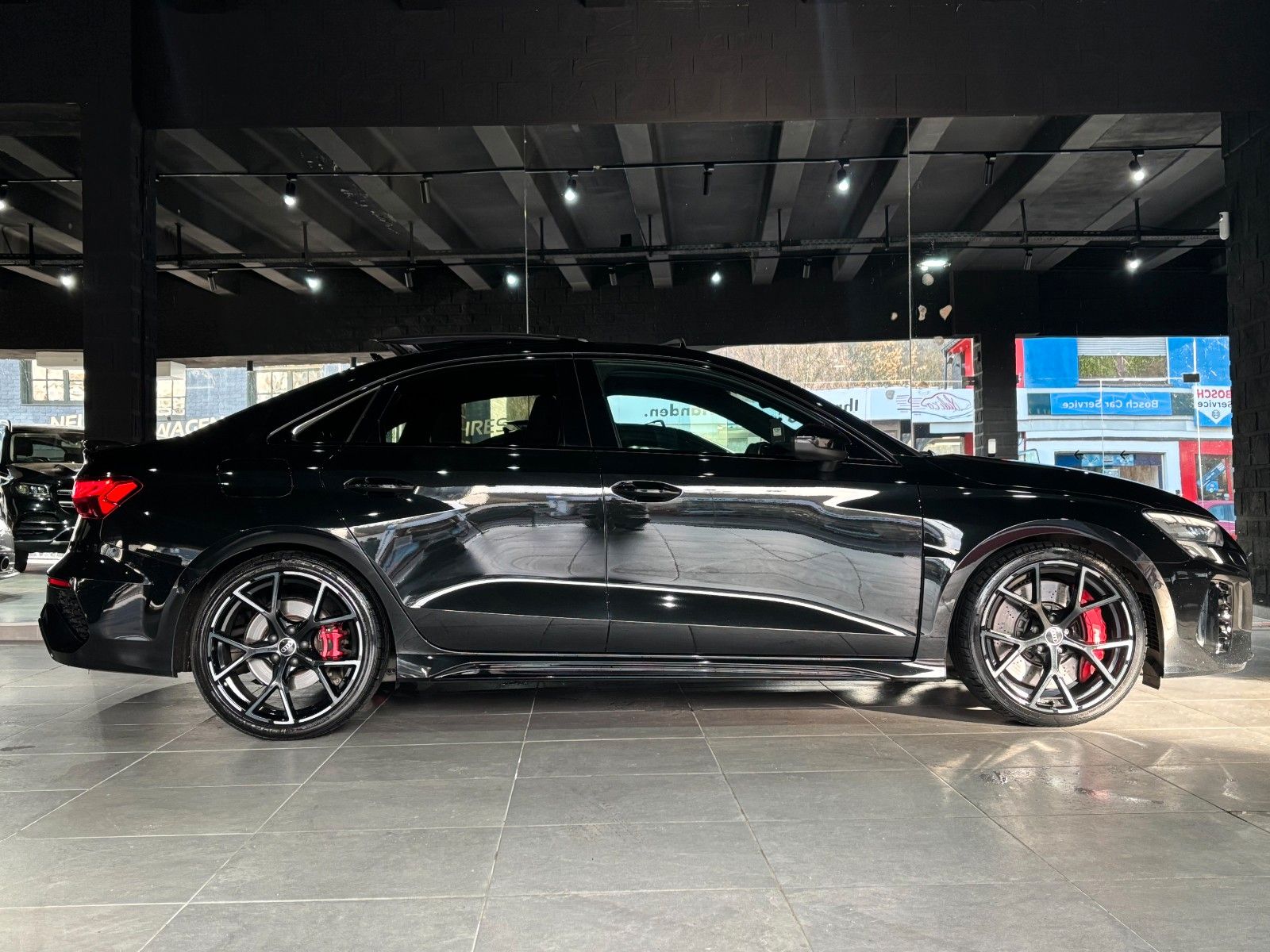 Fahrzeugabbildung Audi RS3 Lim. *Panorama*RS-Sitze*Carplay*SportAuspuff