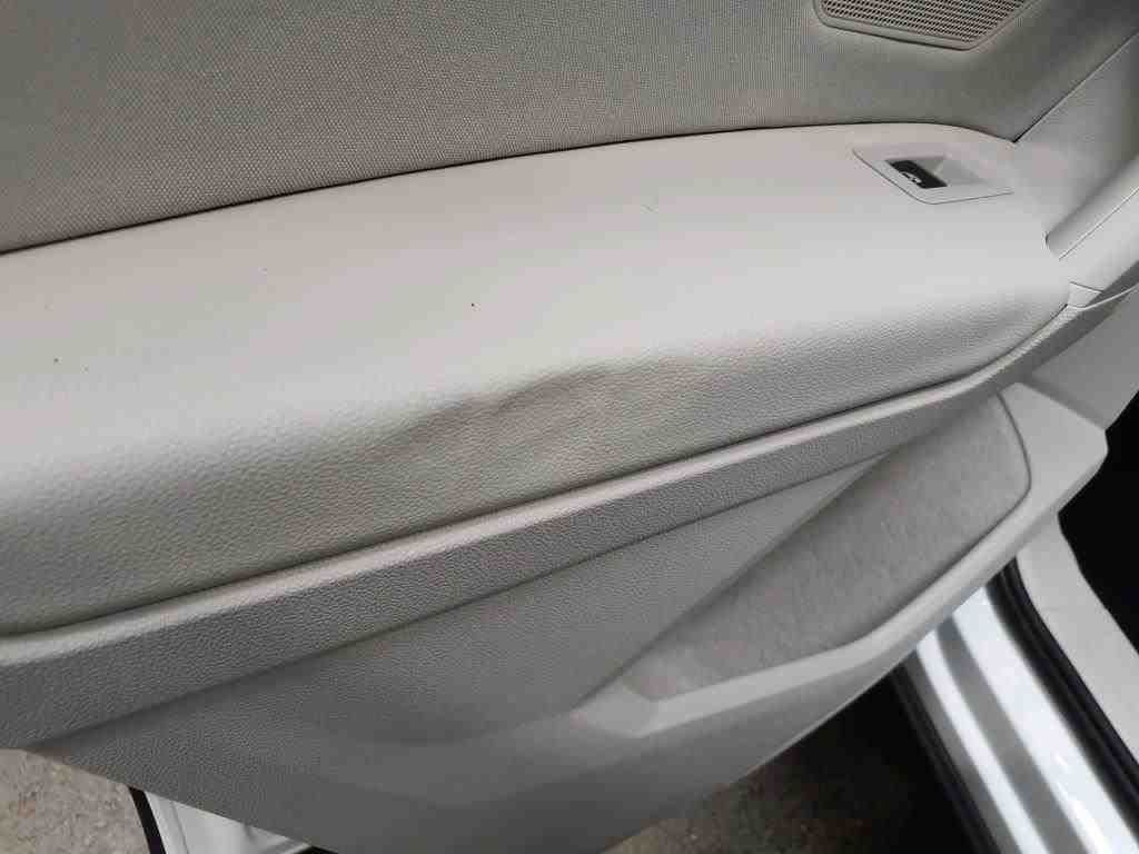 Volkswagen Tiguan Elegance 1.5 TSI AHK*Tempo*PDC*RFK*Klima