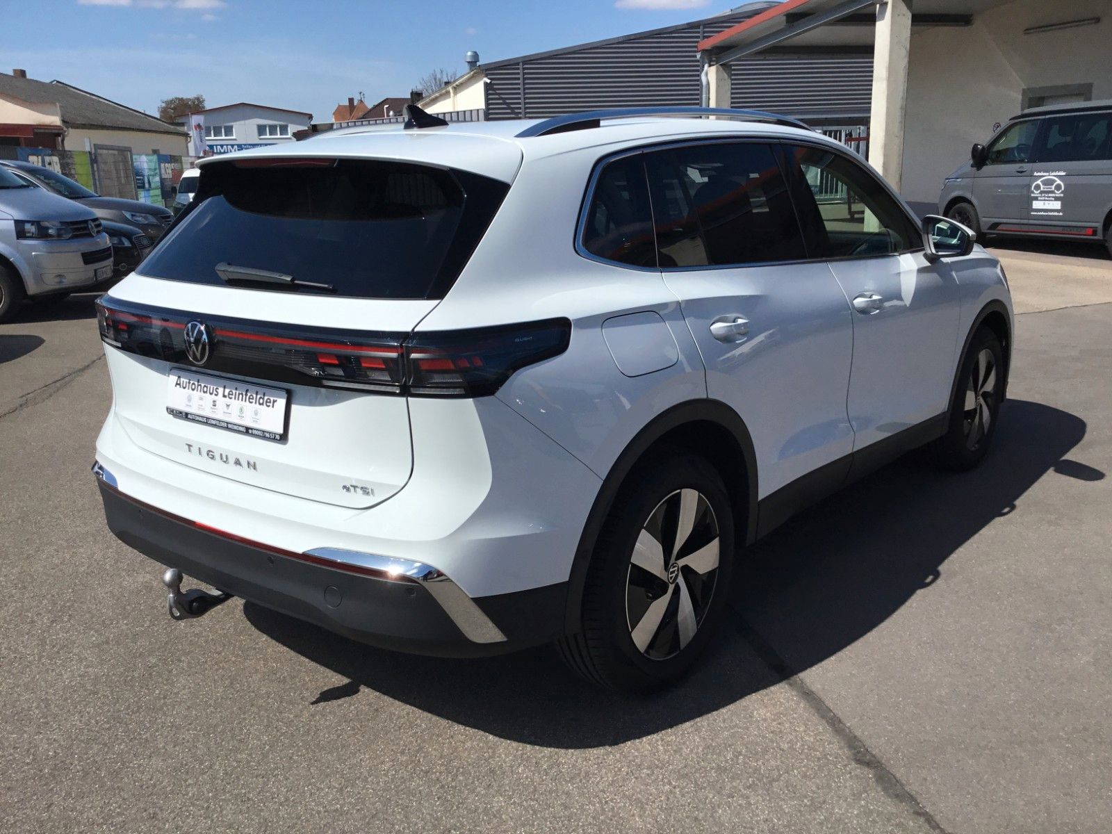 Fahrzeugabbildung Volkswagen Tiguan 1.5 eTSI DSG Elegance+360°+MatrixLED+AHK