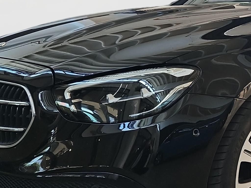 Fahrzeugabbildung Mercedes-Benz E 220 d T Avantg. Pano Standhzg. 360° Burmester
