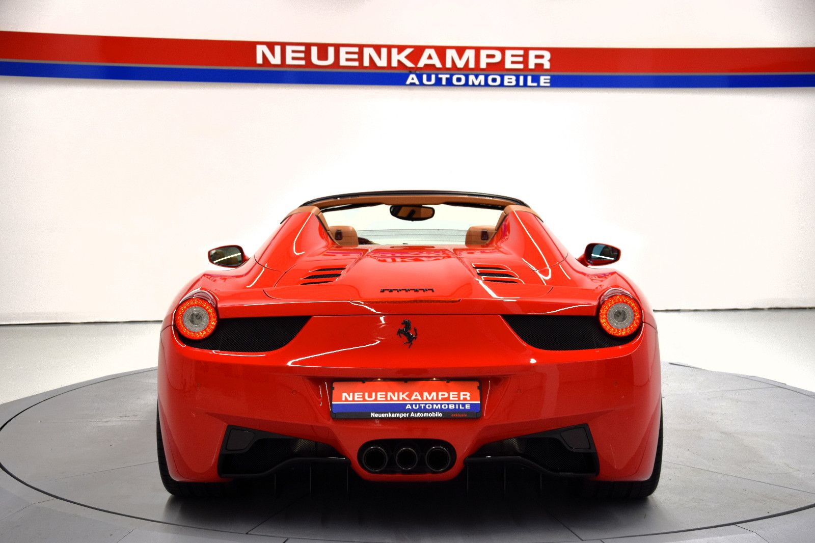 Fahrzeugabbildung Ferrari 458 Spider Carbon-Interior Rosso Corsa / Braun