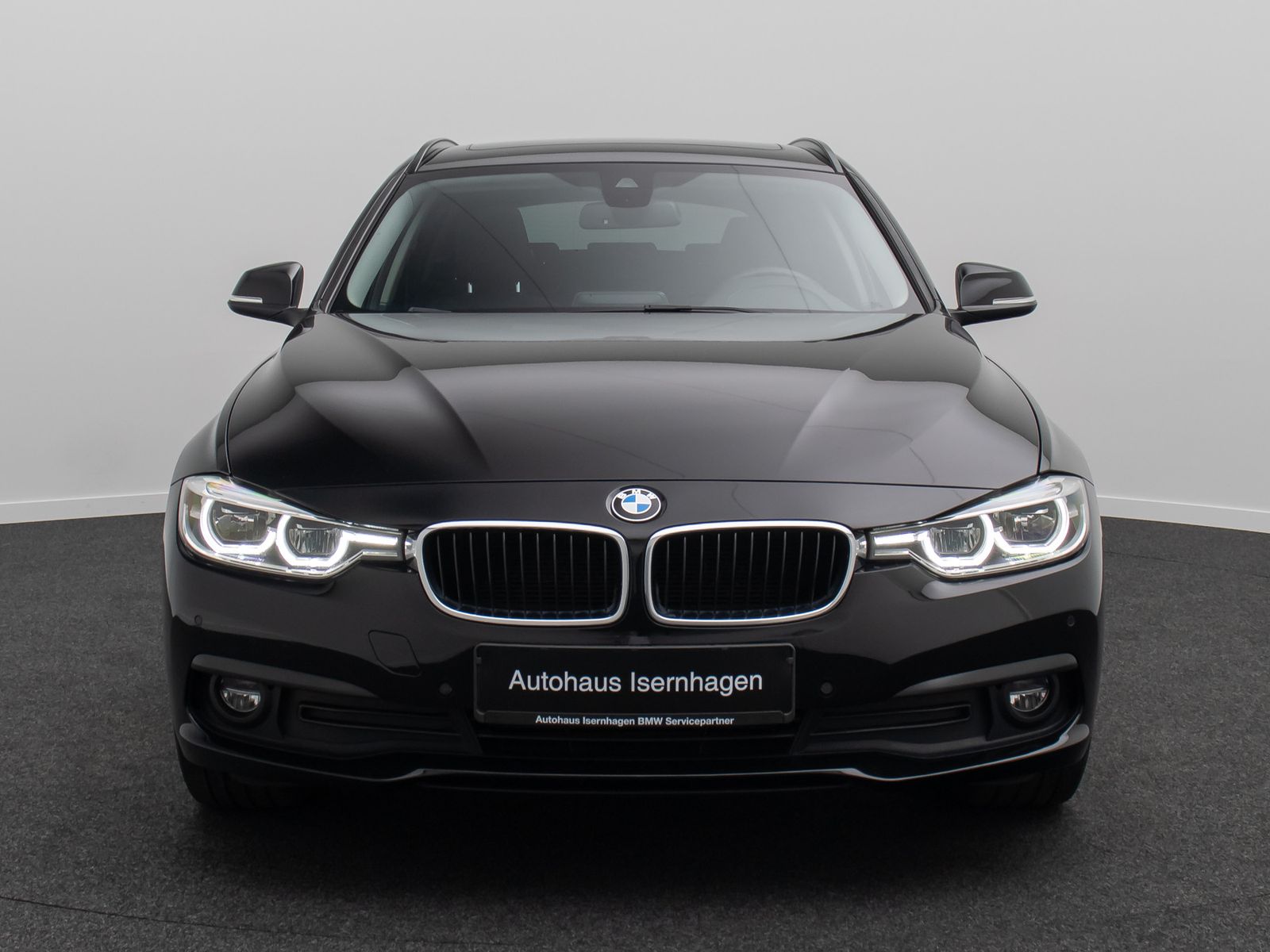 Fahrzeugabbildung BMW 320d GeschwindigReg PDC Panorama LED Sportsitz