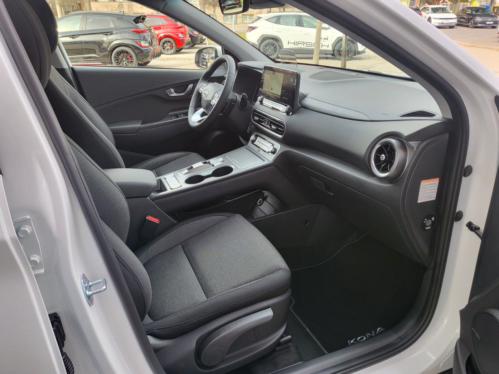 Fahrzeugabbildung Hyundai KONA Elektro TREND 100kw NAVI ASSI Wärmepumpe
