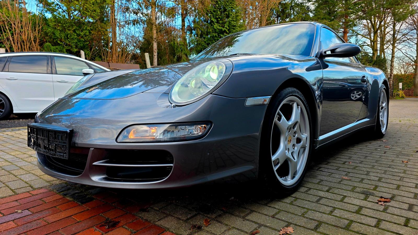 Porsche 911 Carrera 4 S Coupe Sport