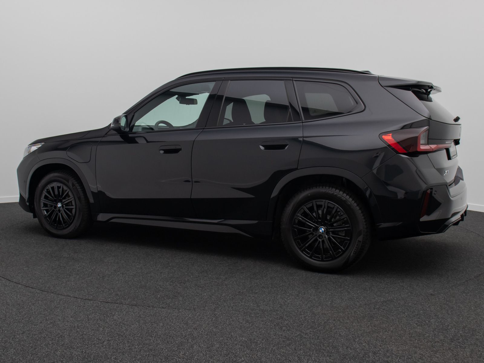 Fahrzeugabbildung BMW X1 xD25e M Sport H/K Kamera Panorama DAB Memory