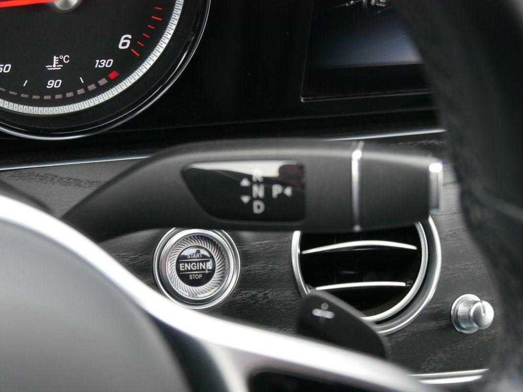 Mercedes-Benz E 300 d Sport Style Automatik  Navi LED AHK CAM 