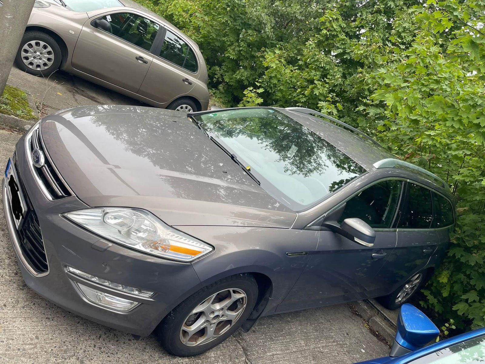 Ford Mondeo 2012 — interior