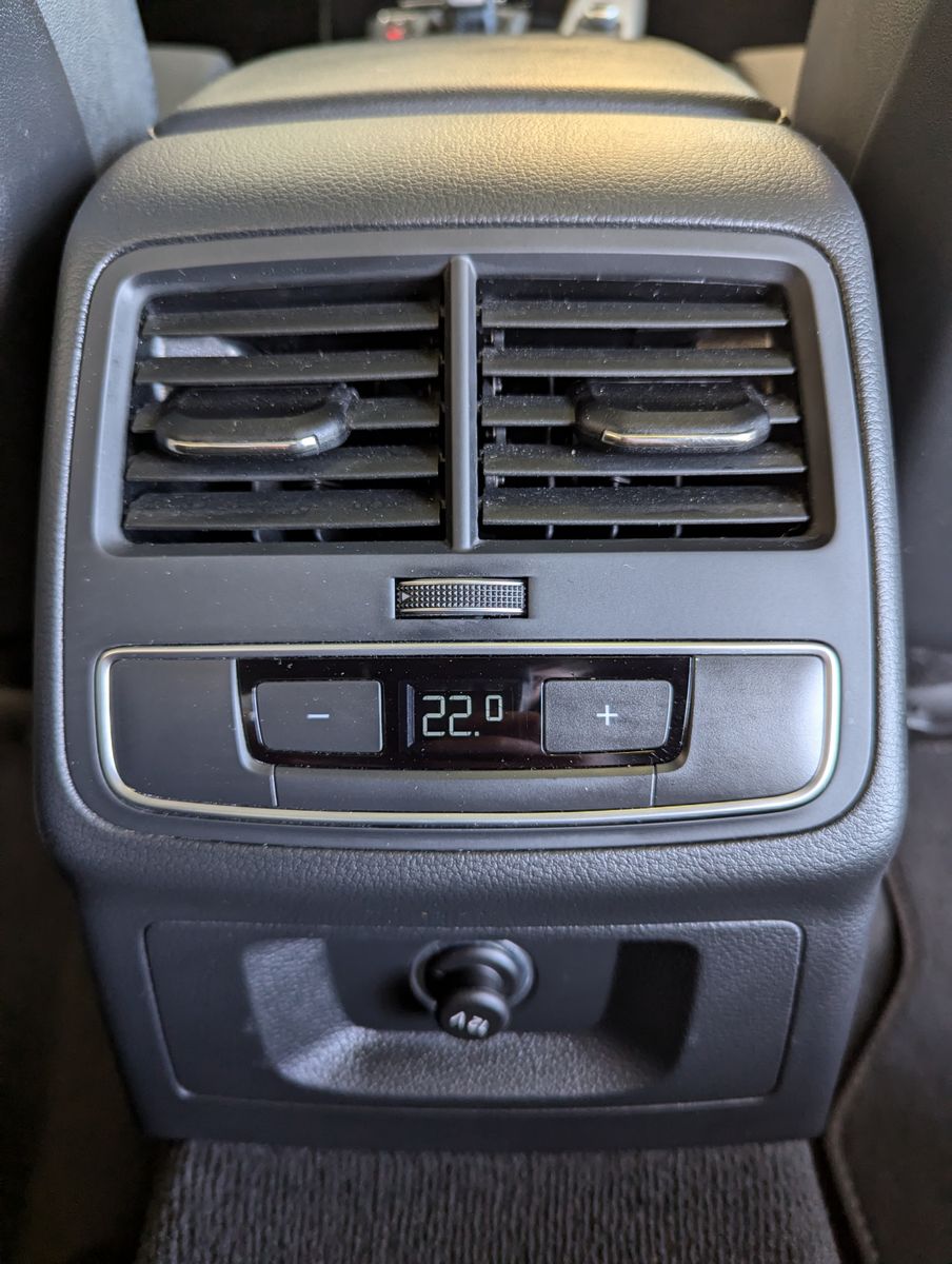 AUDI A4 35 TDI S-Line Pano LED Virtual Cam ACC 18 - Image 22