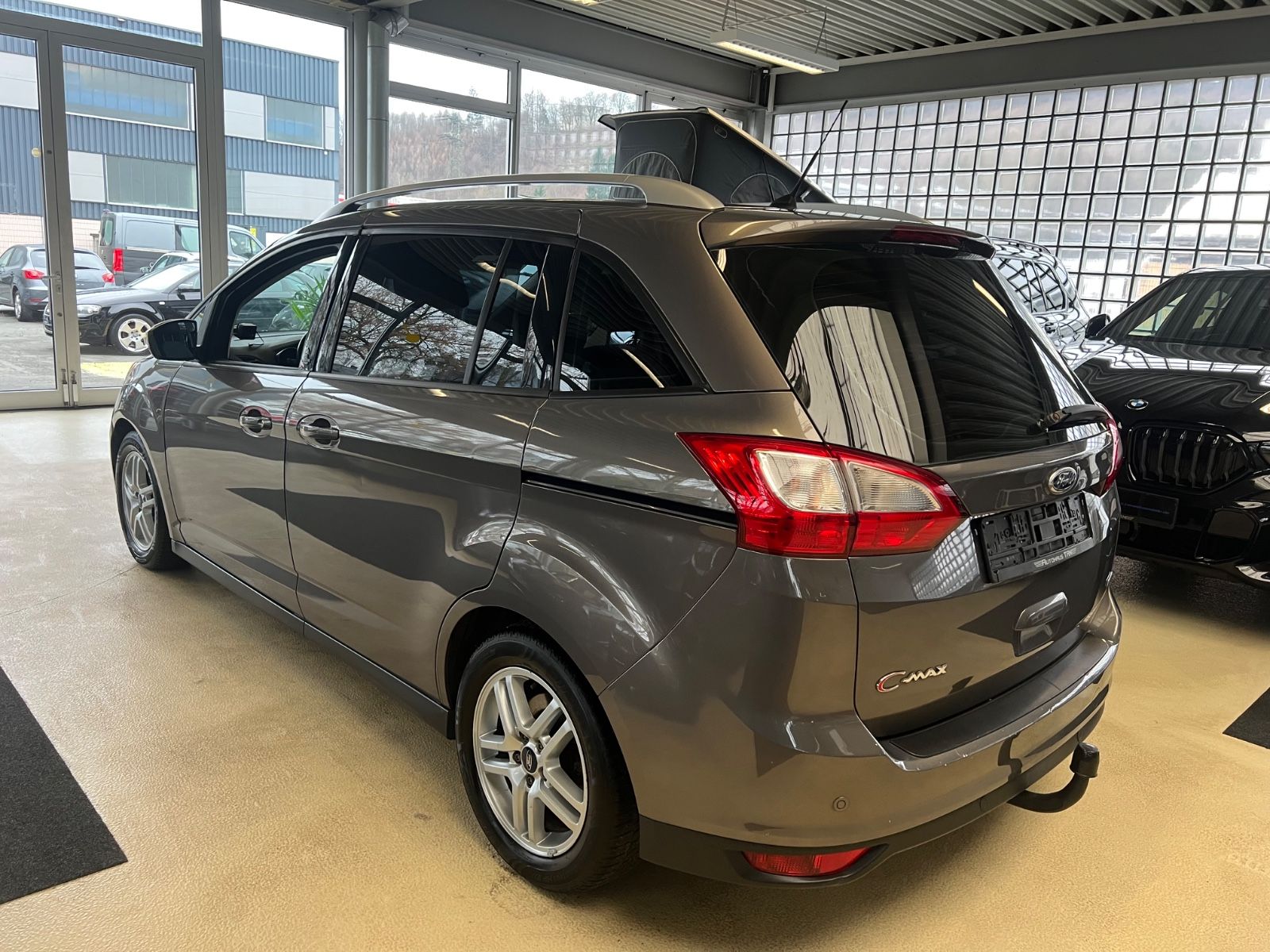 Fahrzeugabbildung Ford Grand C-MAX 1.6 Champions Edition