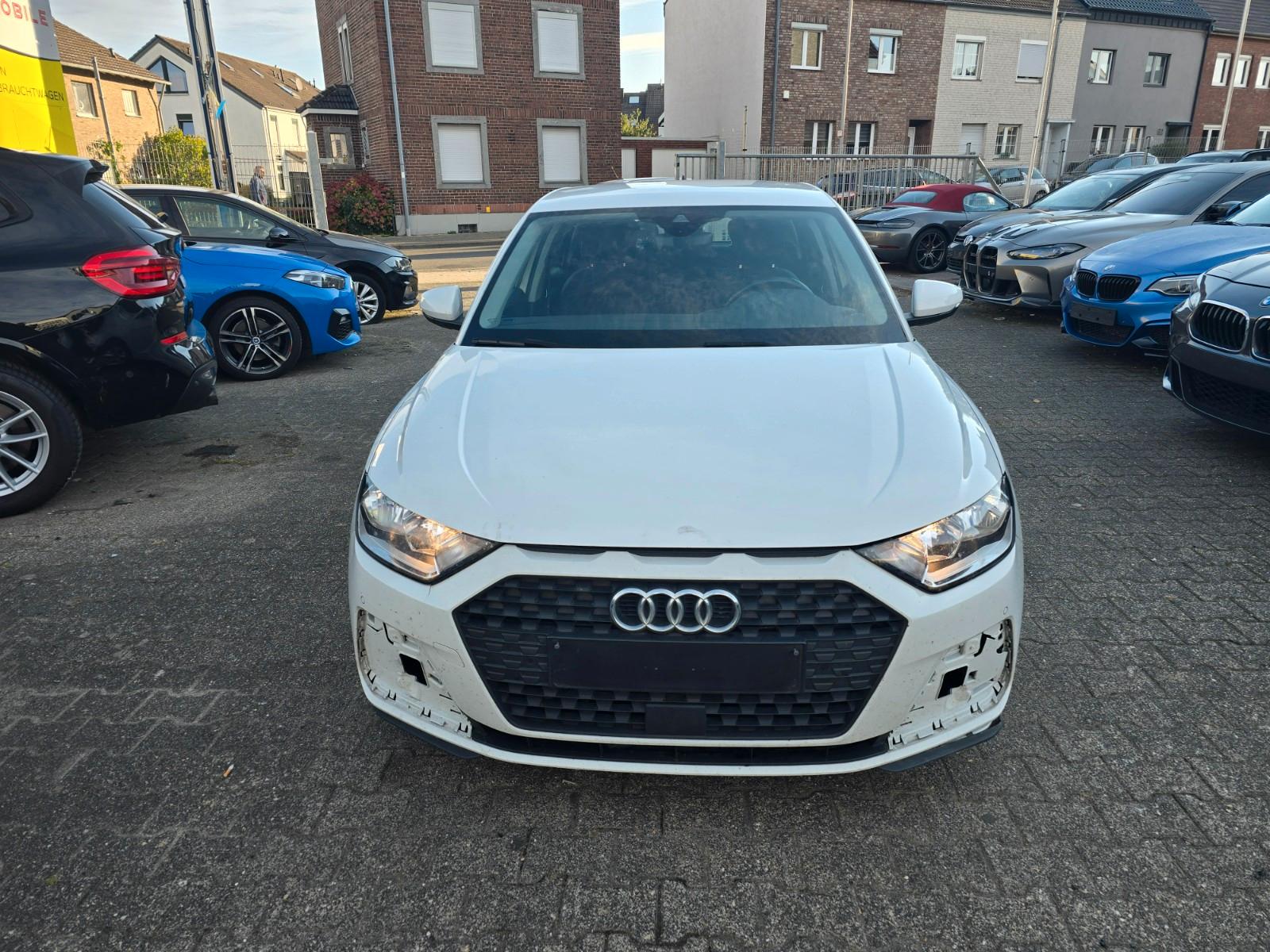 Audi A1 Sportback 25 TFSI basis Navi PDC