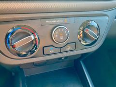 Fahrzeugabbildung Hyundai i10 1.0 KLIMA SHZ LRHZ ALLWETTER PDC BLUETOOTH