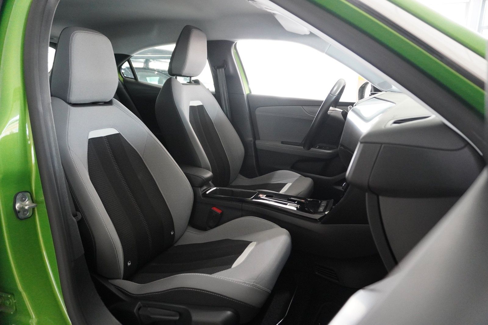 Fahrzeugabbildung Opel Mokka-e ELEGANCE 3-PHASIG NAVI/LED/KAMERA/SPORT