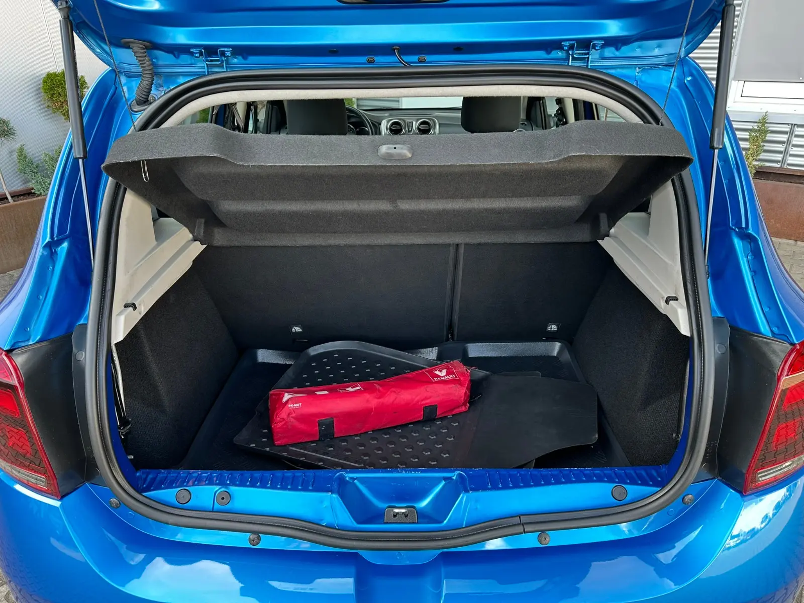 Dacia Sandero 0.9 TCe Stepway Celebration*Navi*Kamera