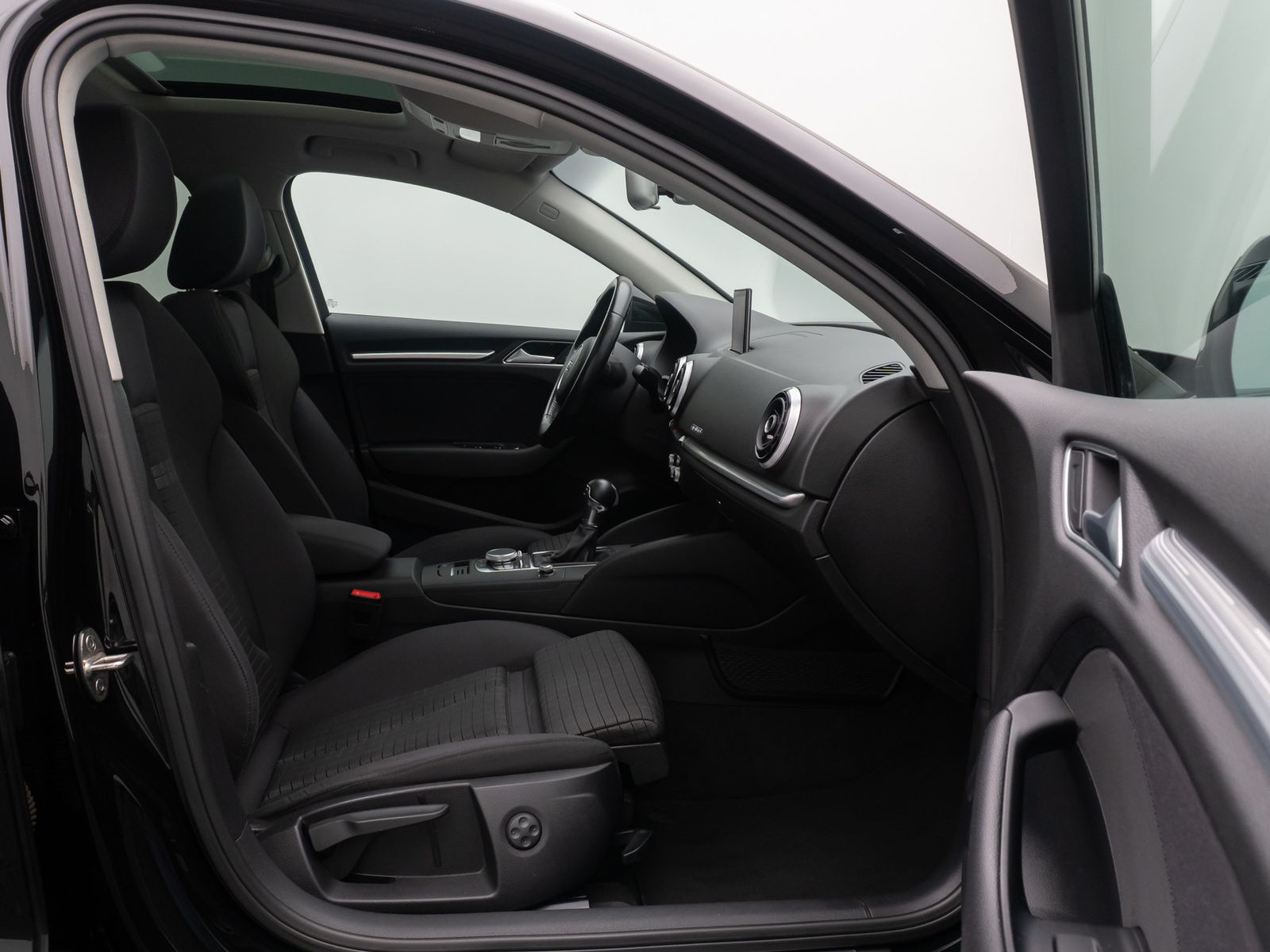 Fahrzeugabbildung Audi A3 Ambition Xenon DAB Navi Panorama Lordos Sound