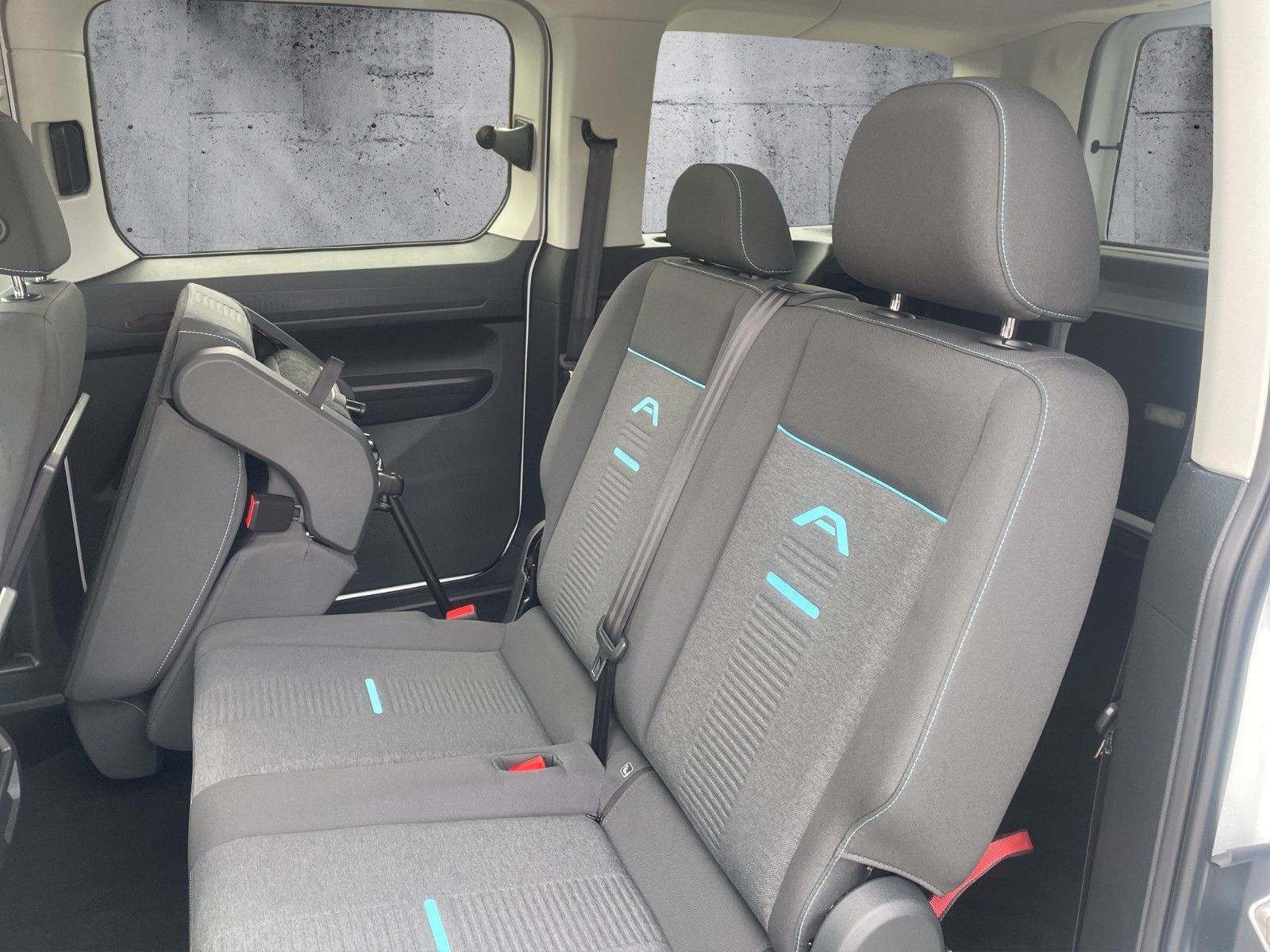 Fahrzeugabbildung Ford Grand Tourneo Connect PHEV Active